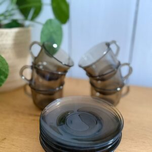6 tasses et sous tasses arc france – verre fumé noir vintage années 70