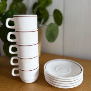 service à café arcopal blanc liseré bordeaux – 5 tasses et 6 sous tasses vintage