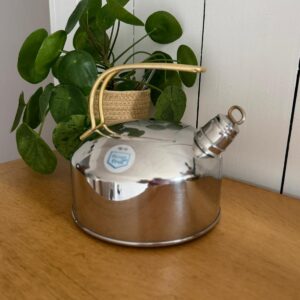 bouilloire inox vintage – poignée dorée