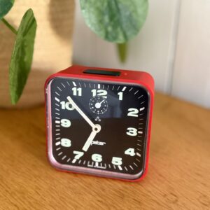 réveil vintage peter rouge – réveil mécanique rétro années 70