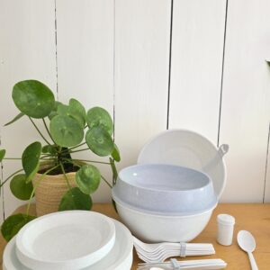 sauteuse vintage en tôle émaillée à pois multicolores – casserole rétro avec manche