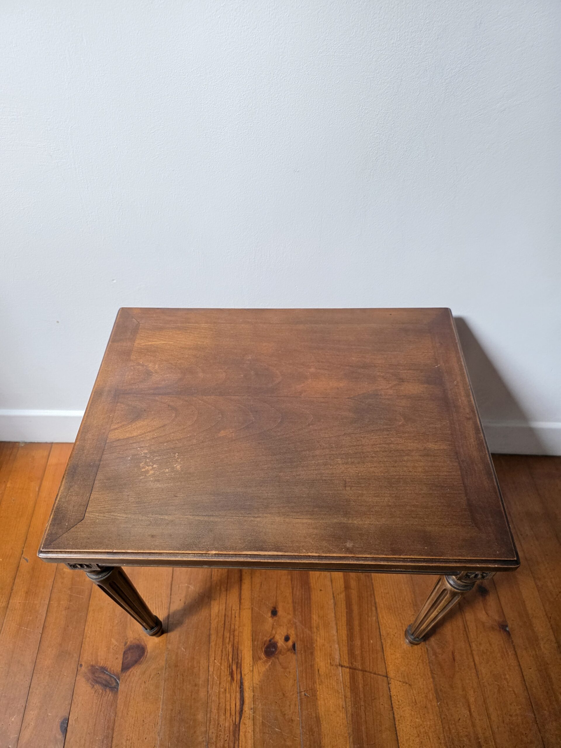 paire de tables gigognes vintage style louis xvi en bois paire de tables gigognes vintage style louis xvi en bois