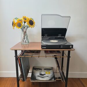desserte porte revues vintage à roulettes – formica et métal – années 60/70