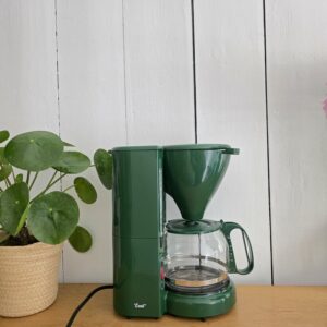 Accueil cafetière vintage Éveil verte avec verseuse en verre