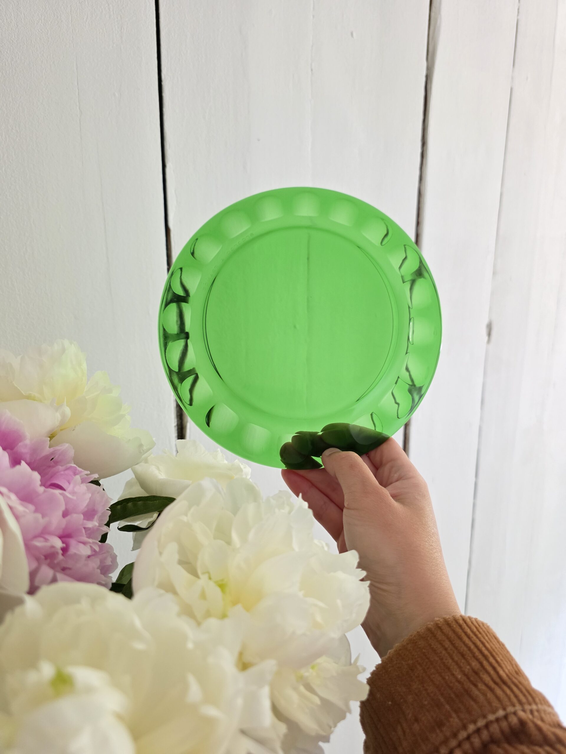 plat de service rond en verre fumé henkel vintage années 70 plat de service rond en verre fumé henkel vintage années 70