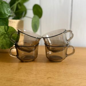 lot de 4 tasses arcoroc vintage en verre fumé noir