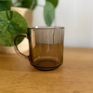 lot de 4 tasses arcoroc vintage en verre fumé noir
