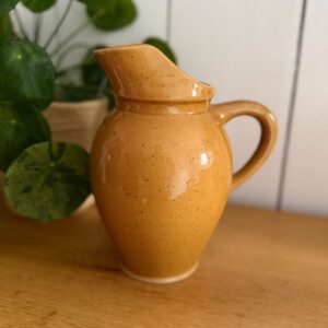 pichet vintage digoin en grès moucheté brun miel