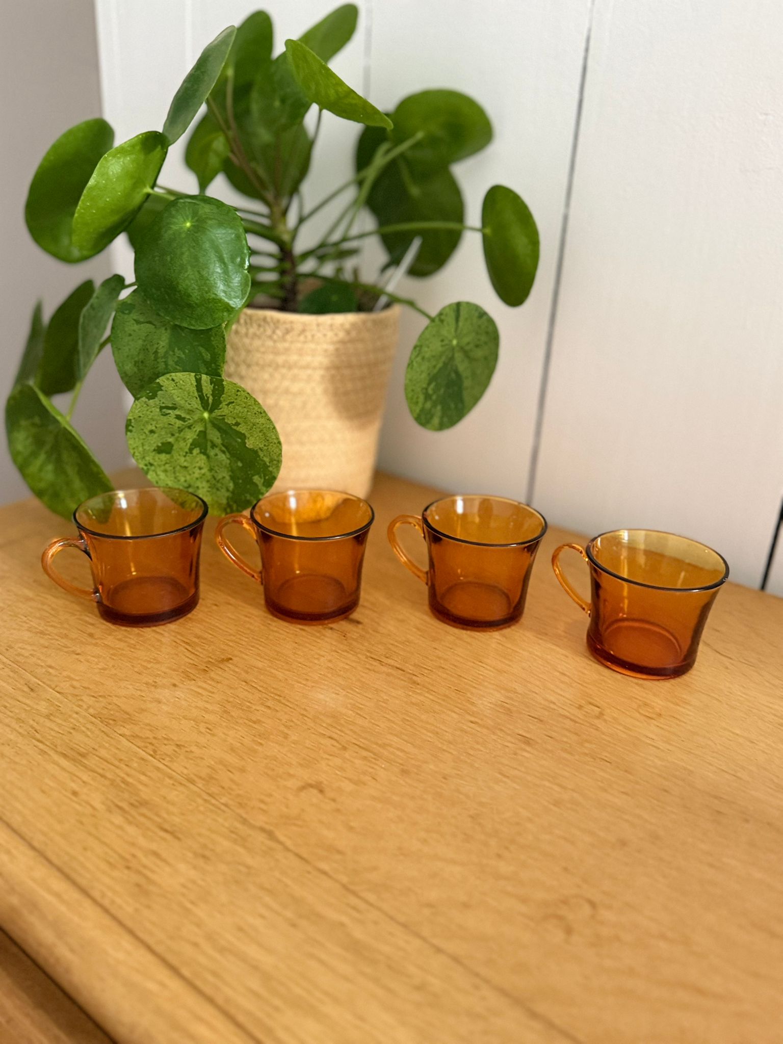 lot de 4 tasses vintage duralex en verre ambré lot de 4 tasses vintage duralex en verre ambré