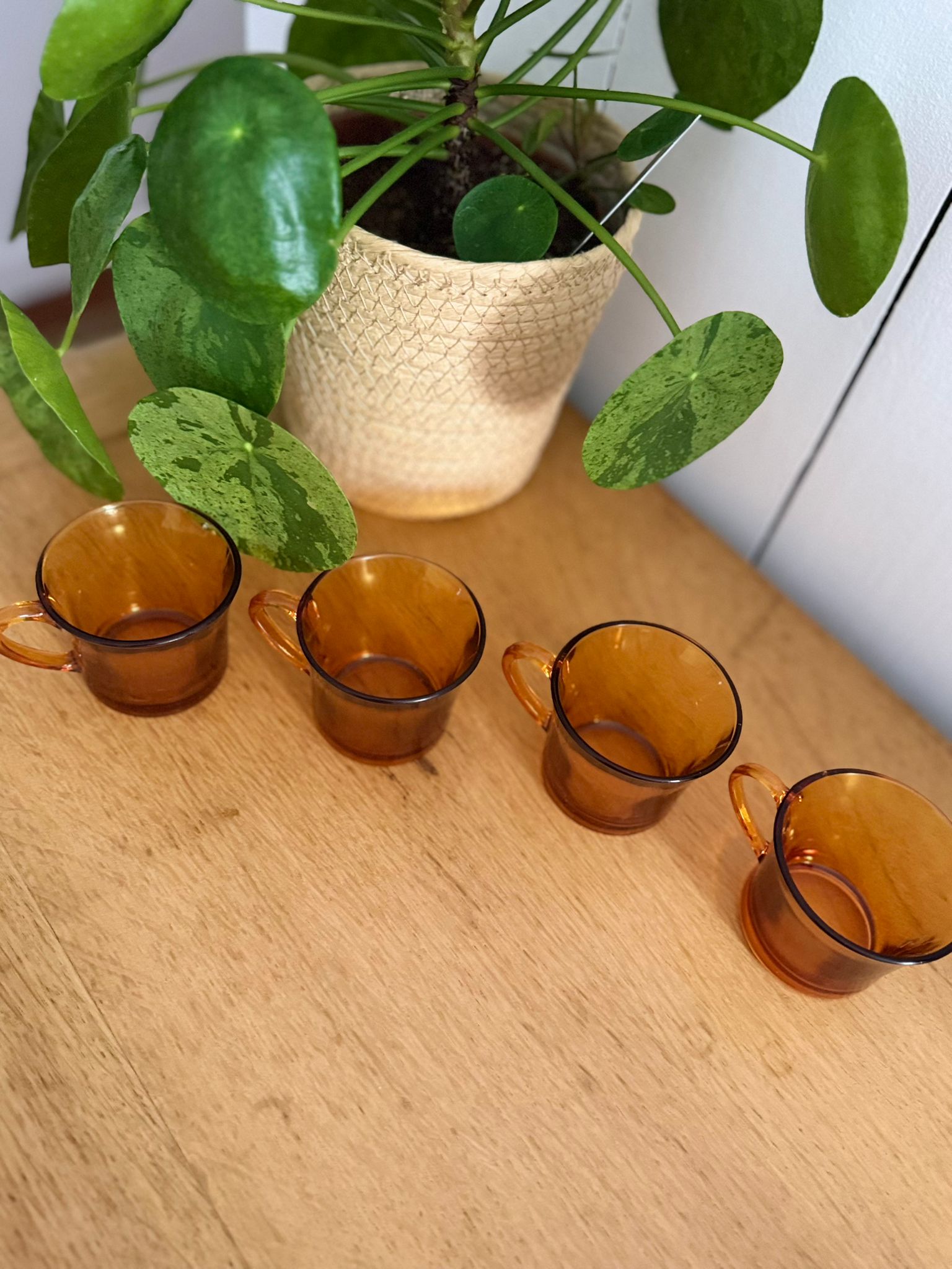 lot de 4 tasses vintage duralex en verre ambré lot de 4 tasses vintage duralex en verre ambré