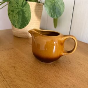 lot de 2 tasses arcopal empilables blanches à liseré bordeaux