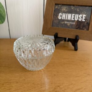 lot de 2 tasses arcopal empilables blanches à liseré bordeaux