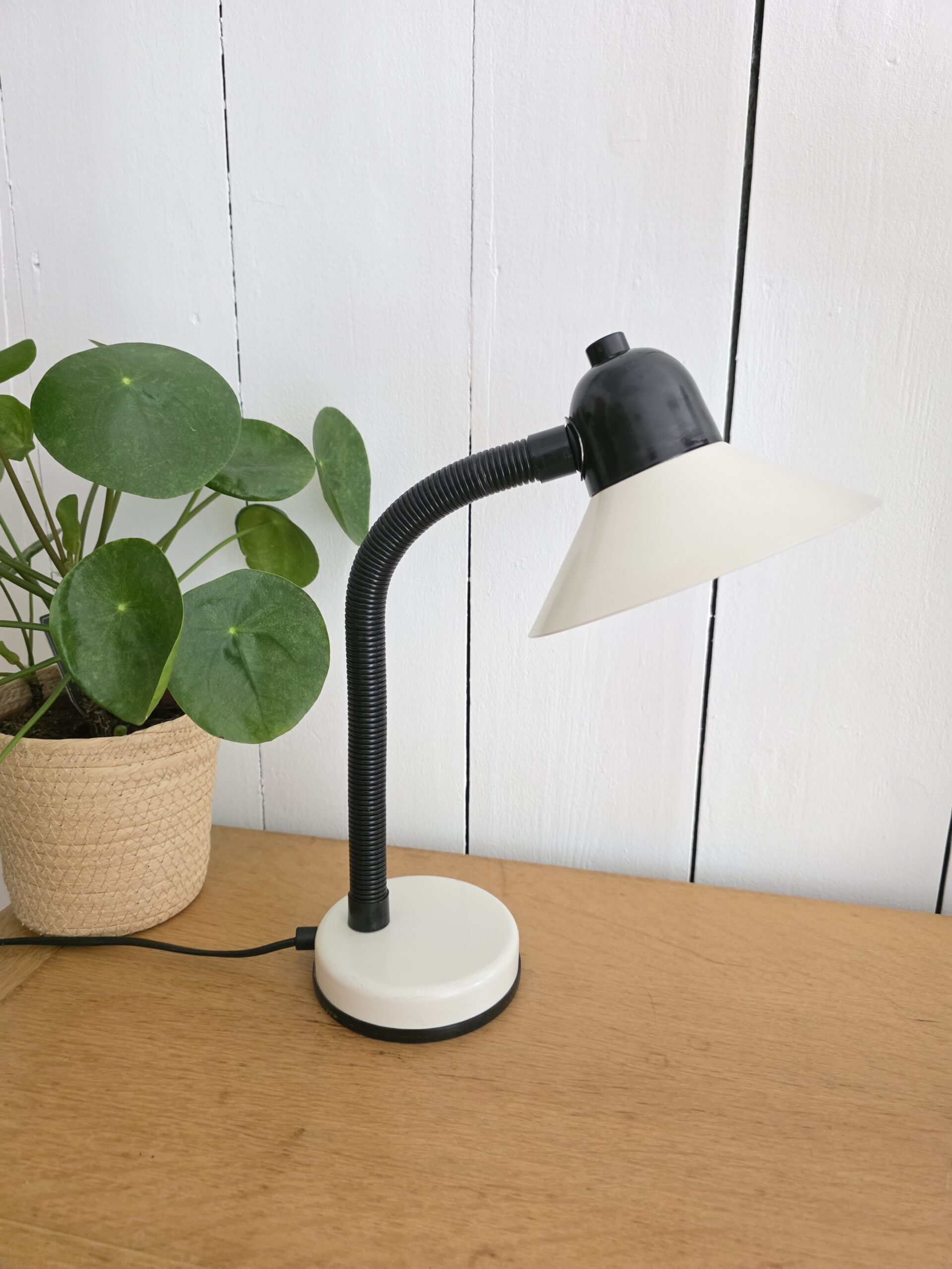table d'appoint vintage en plastique brun et plateaux en verre – années 70