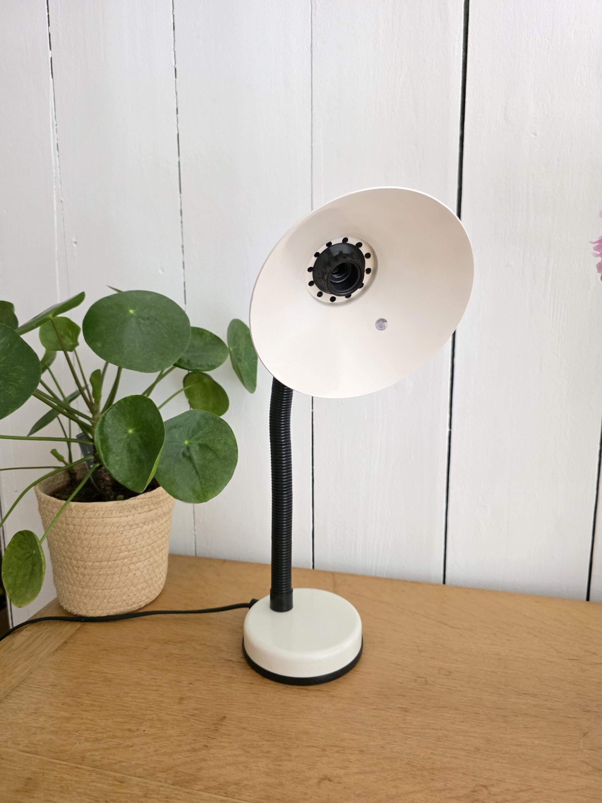 table d'appoint vintage en plastique brun et plateaux en verre – années 70