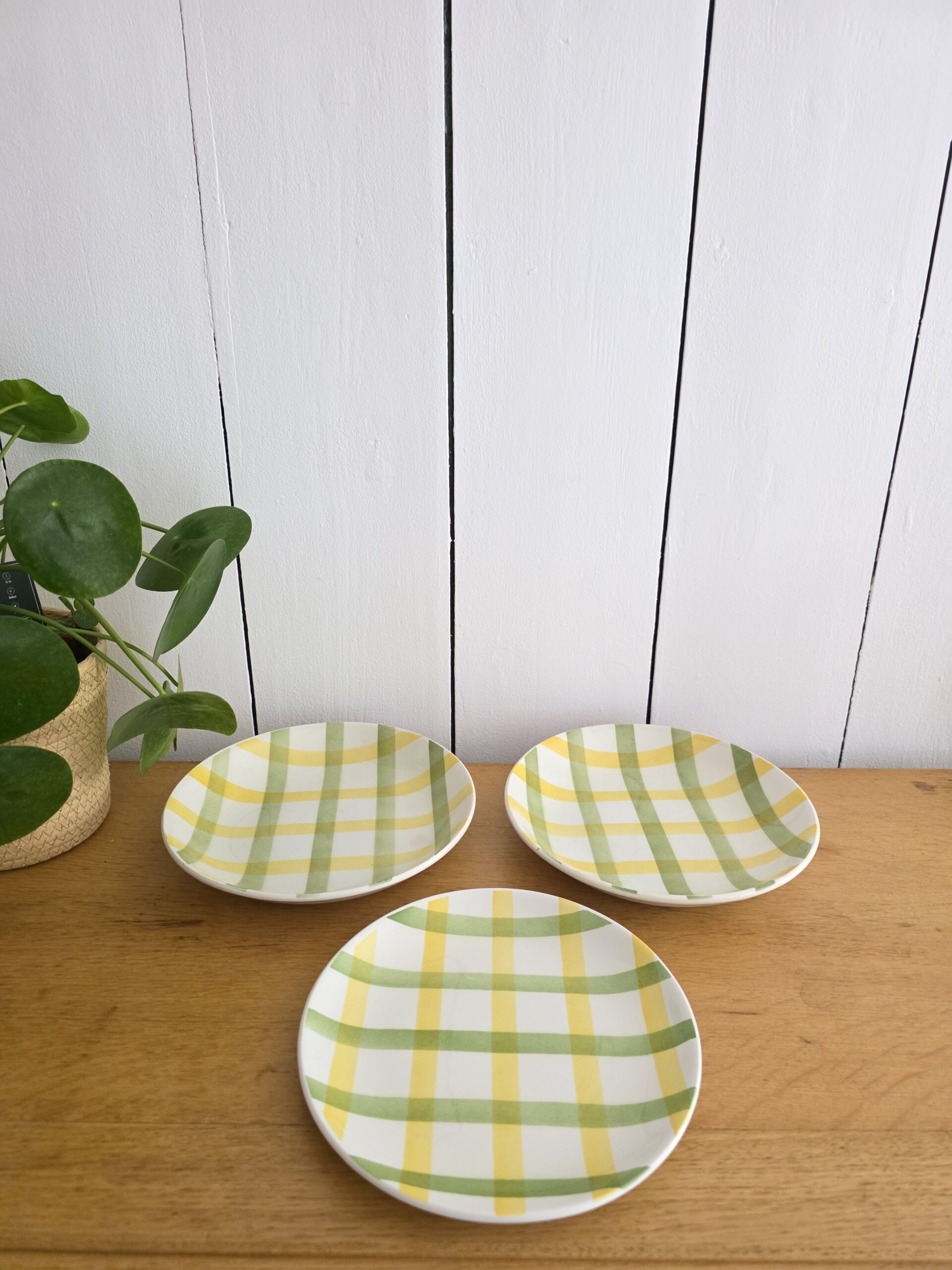 table d'appoint vintage en plastique brun et plateaux en verre – années 70