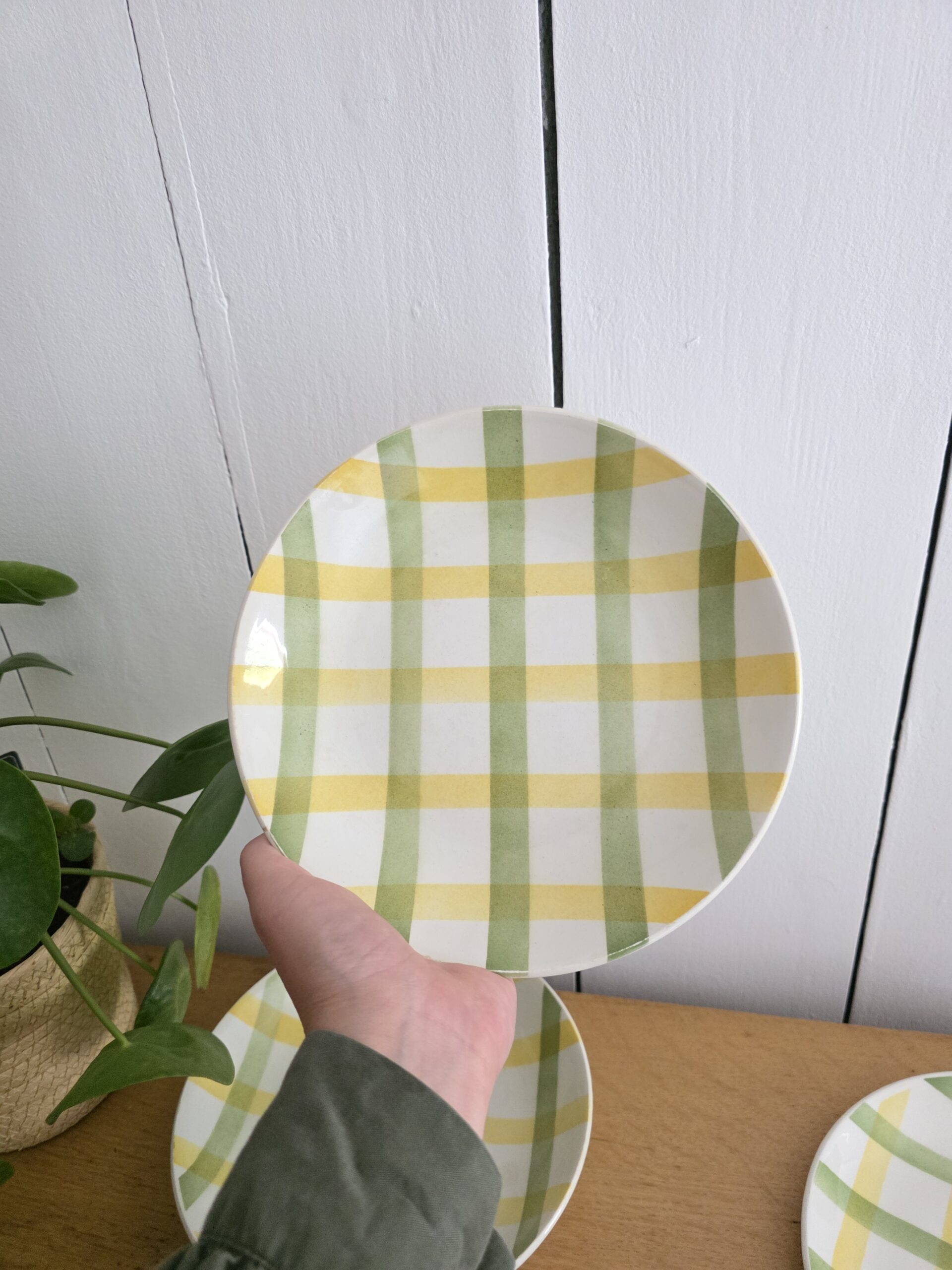 table d'appoint vintage en plastique brun et plateaux en verre – années 70