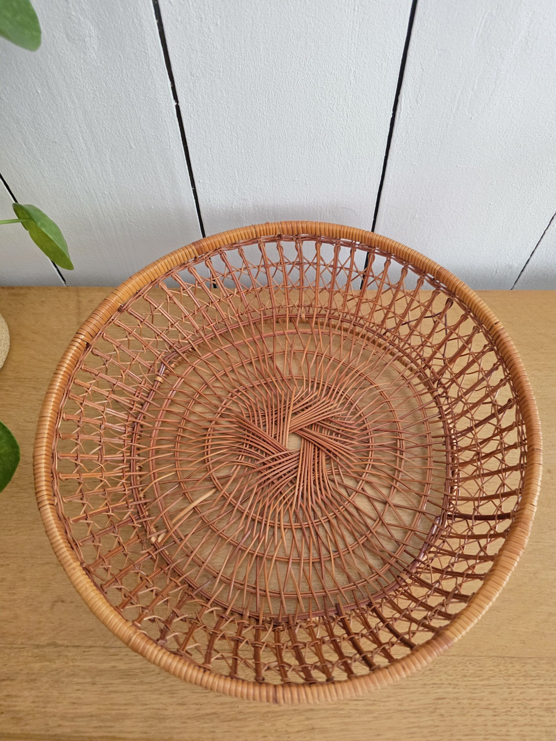 panier vintage en rotin tressé – corbeille à fruits bohème