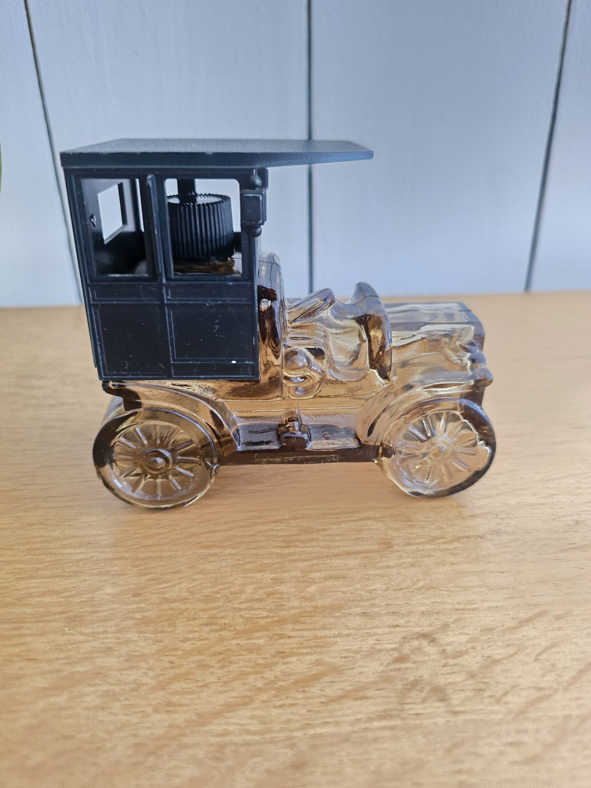 Bouteille Avon voiture ancienne vintage – Flacon en verre fumé – Image 4