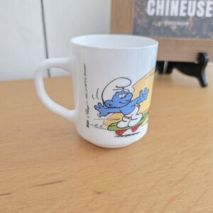 Mug Arcopal Les Schtroumpfs vintage en verre opalin