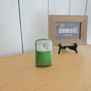 Lampe de poche vintage Mazda verte