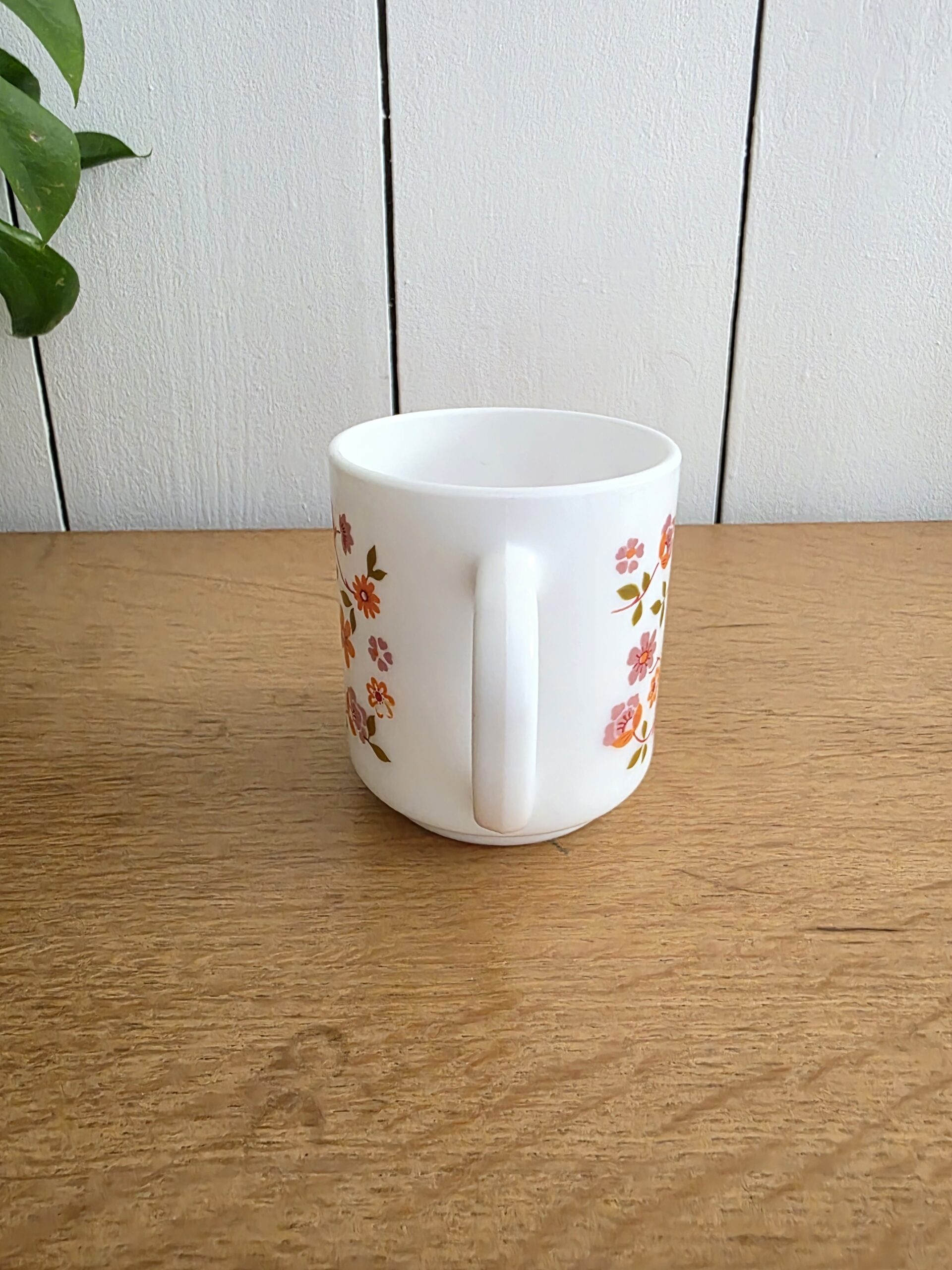 Mug Arcopal Scania vintage fleurs orange et rose – années 70 – Image 4