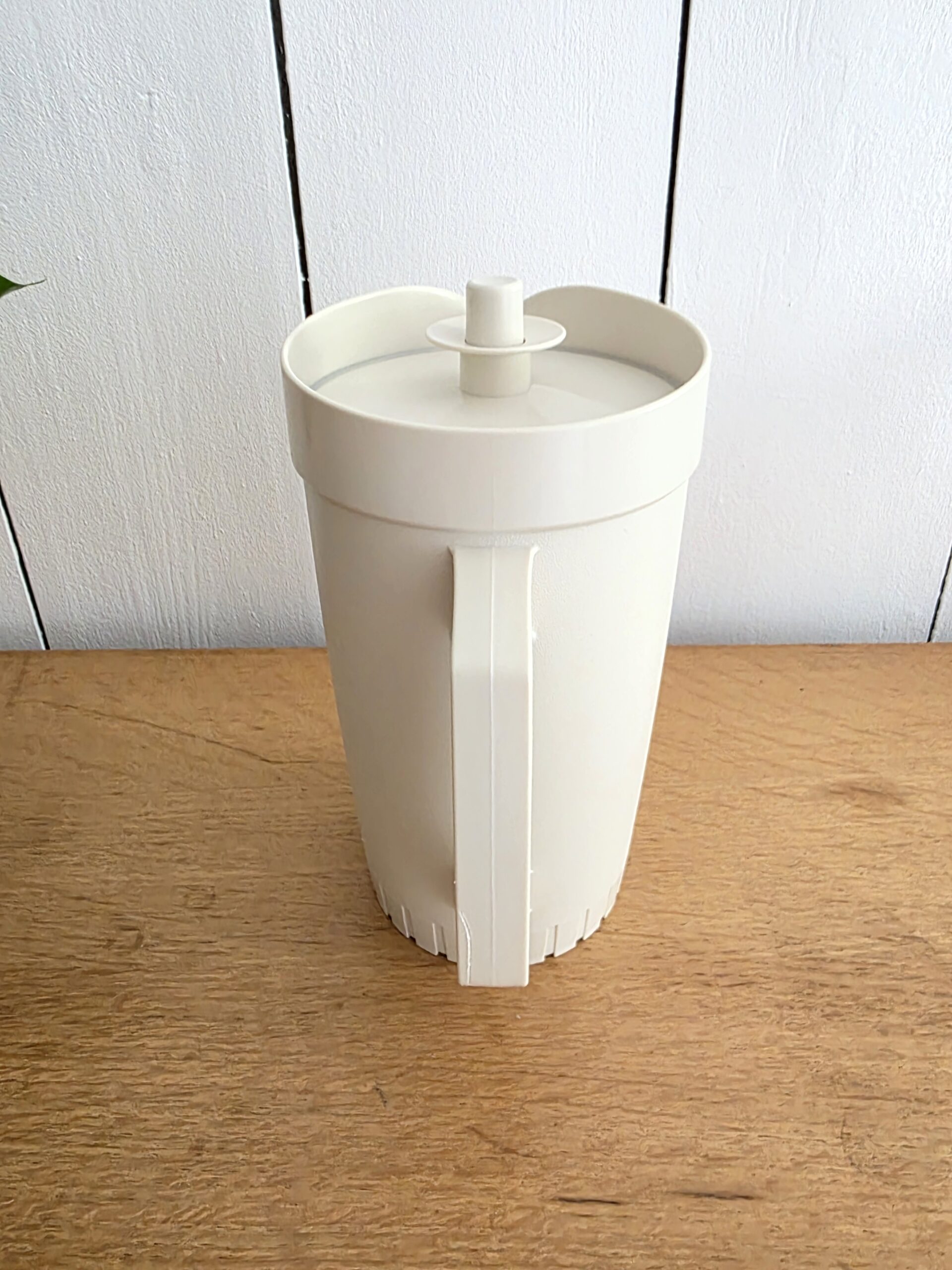 Pichet Tupperware vintage beige – Made in Belgium – Image 4