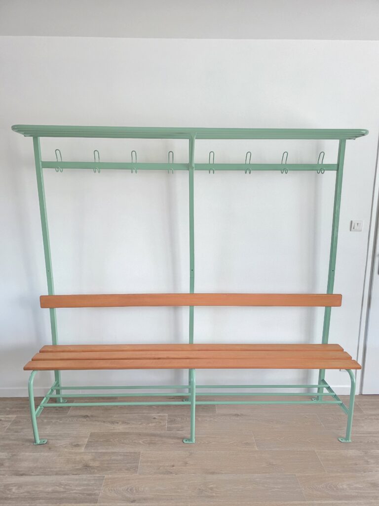 Banc vestiaire vintage vert Provence et bois
