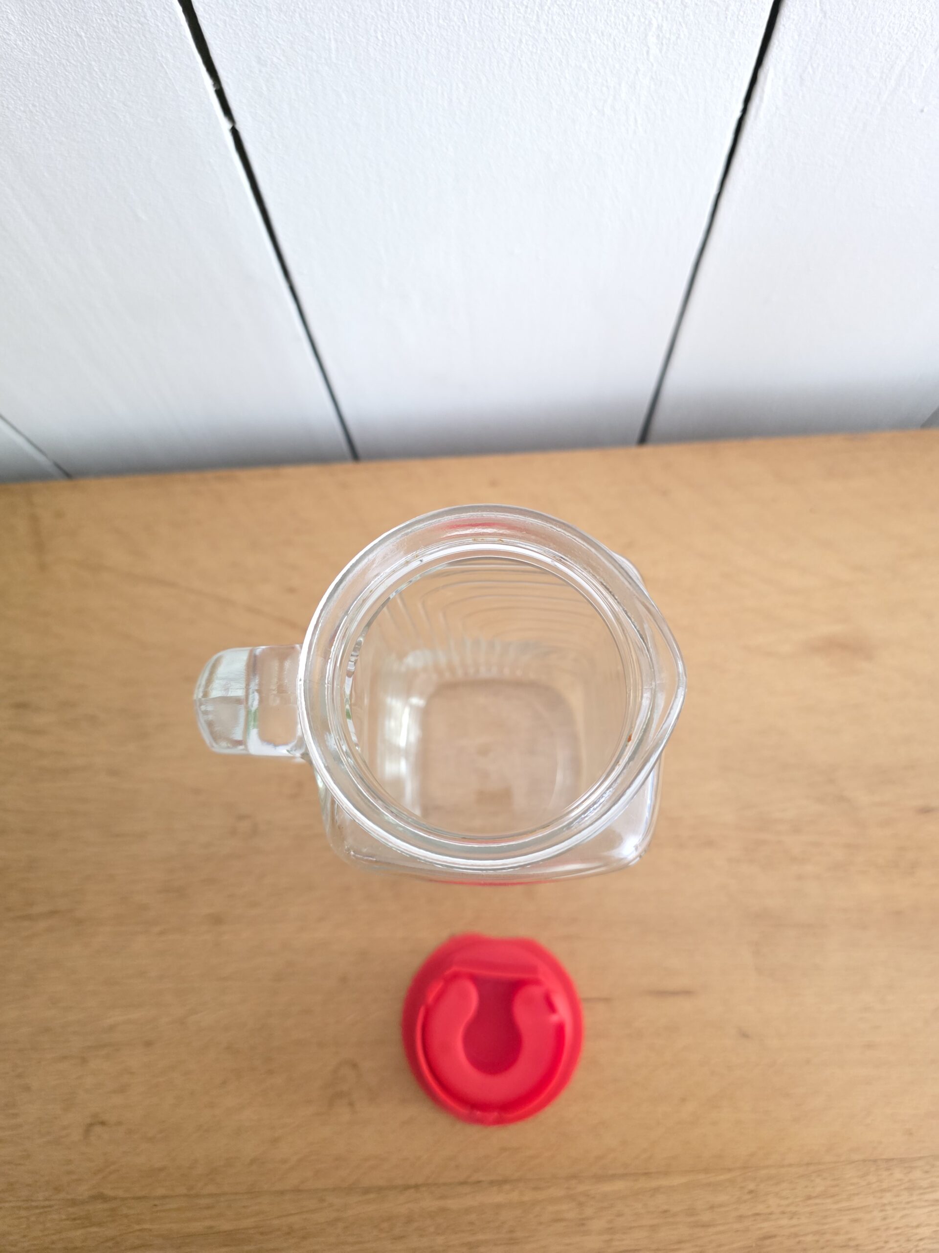 Carafe Covreto Italy vintage en verre avec couvercle rouge – Image 5
