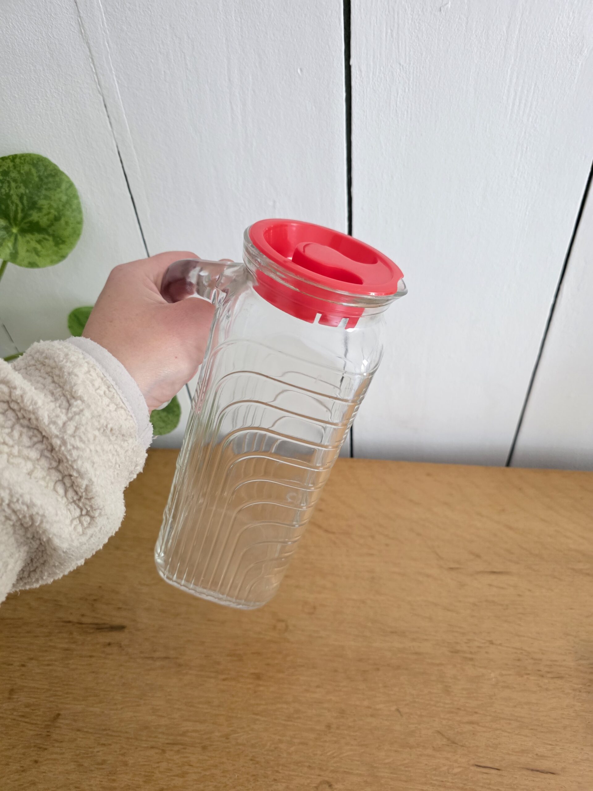 Carafe Covreto Italy vintage en verre avec couvercle rouge – Image 9